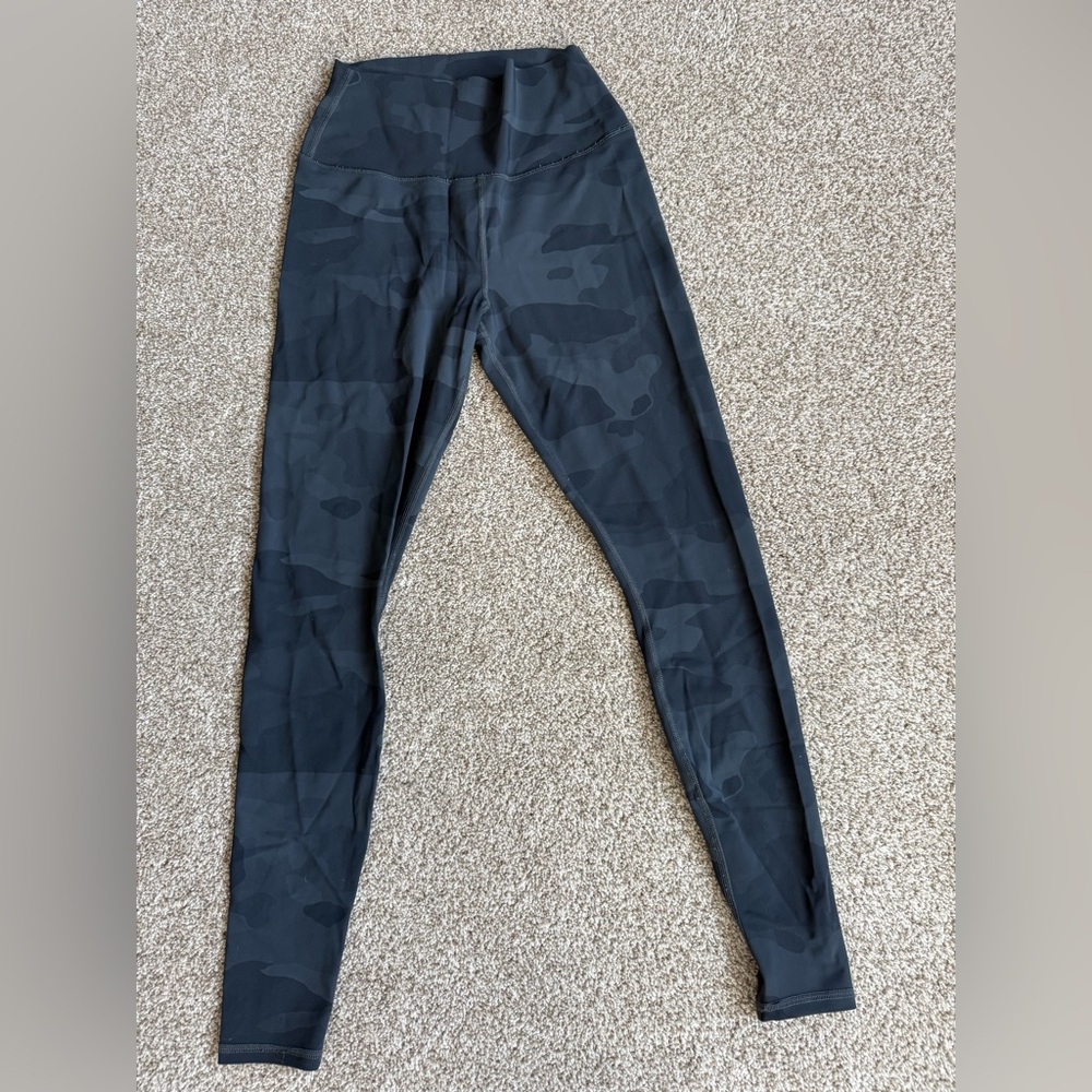 ALO Yoga CamoLeggings size small